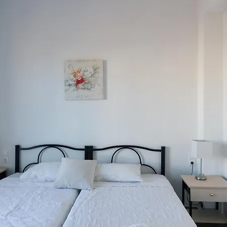 Holiday home 7 Bedroom With Pool, 700m From The Beach!