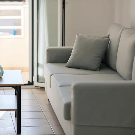 7 Bedroom With Pool, 700m From The Beach! * Prinos (Crete)