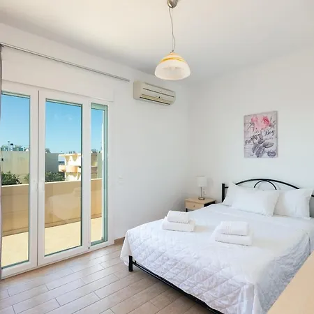 7 Bedroom With Pool, 700m From The Beach! Holiday home *