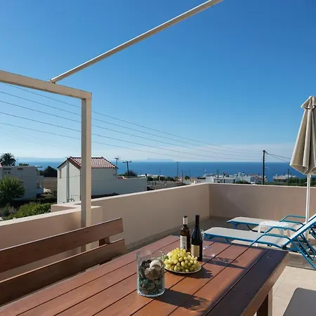 7 Bedroom With Pool, 700m From The Beach! Holiday home Prinos (Crete)