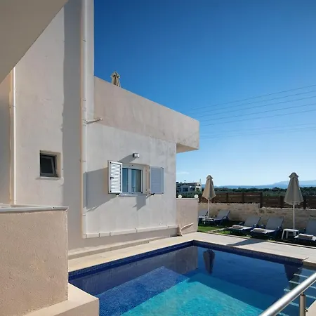 בית נופש 7 Bedroom With Pool, 700m From The Beach!