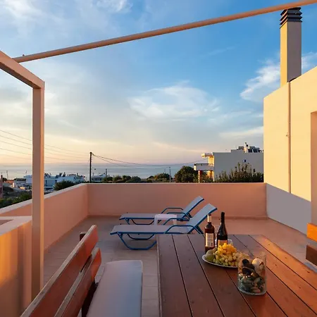 7 Bedroom With Pool, 700m From The Beach! Prínos