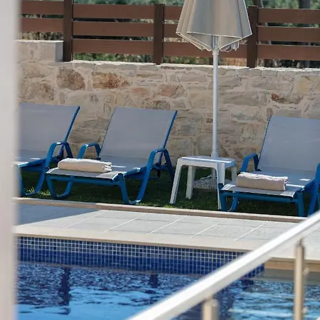 7 Bedroom With Pool, 700m From The Beach! * Prínos
