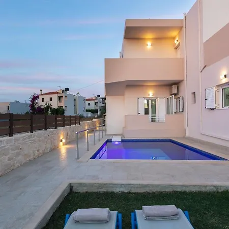 בית נופש 7 Bedroom With Pool, 700m From The Beach! Prínos